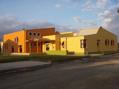 edificio biblioteca e centro aggregazione sociale
